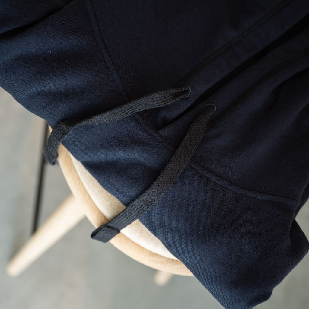 Cocoon in comfort: ontdek onze fidget hoodies en truien