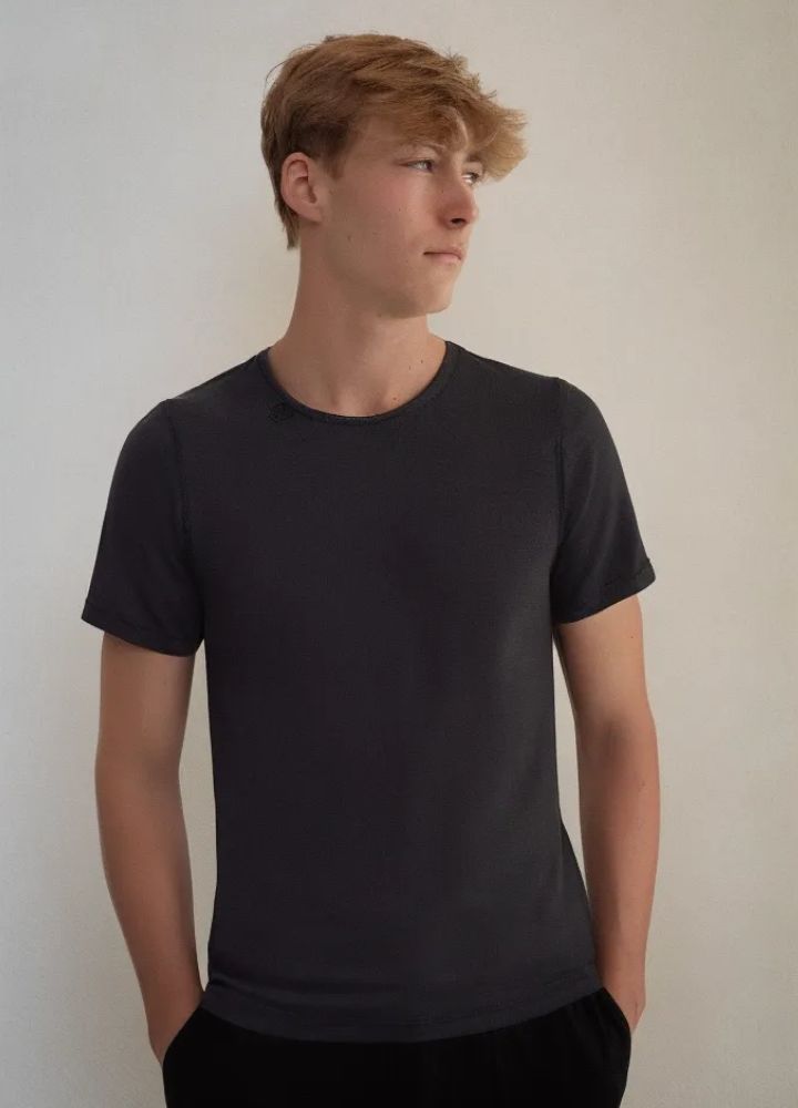 Sensory friendly soft seamless T-shirt organic cotton Blue _ Blusss