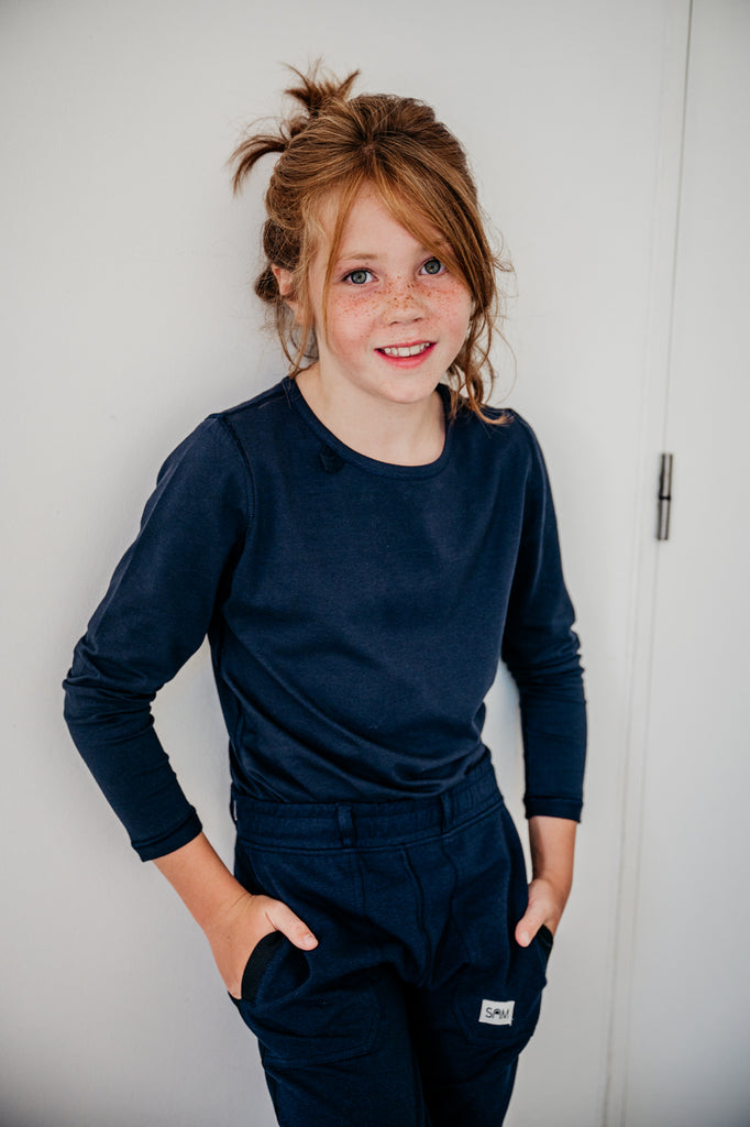 Long-sleeve without seams or labels for ultimate sensory friendly comfort, perfect for children with sensitive skin or high sensory needs. Pair with SAM's ZEN chewy fidget for reduced stress and improved focus.