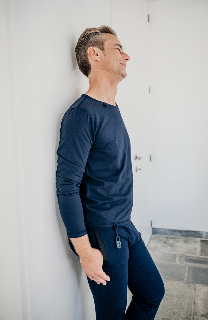 Long-sleeve blue without seams or labels for ultimate sensory friendly comfort, perfect for teens and adults with sensitive skin or high sensory needs. Pair with SAM's ZEN chewy fidget for reduced stress and improved focus.