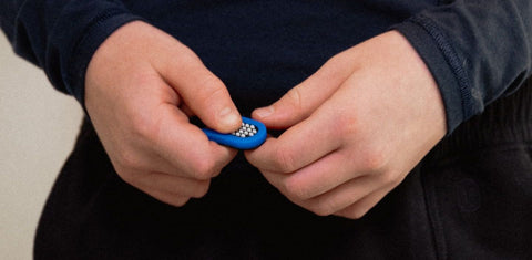 Comment améliorer la concentration avec des fidgets et des outils sensoriels pour le TDAH 