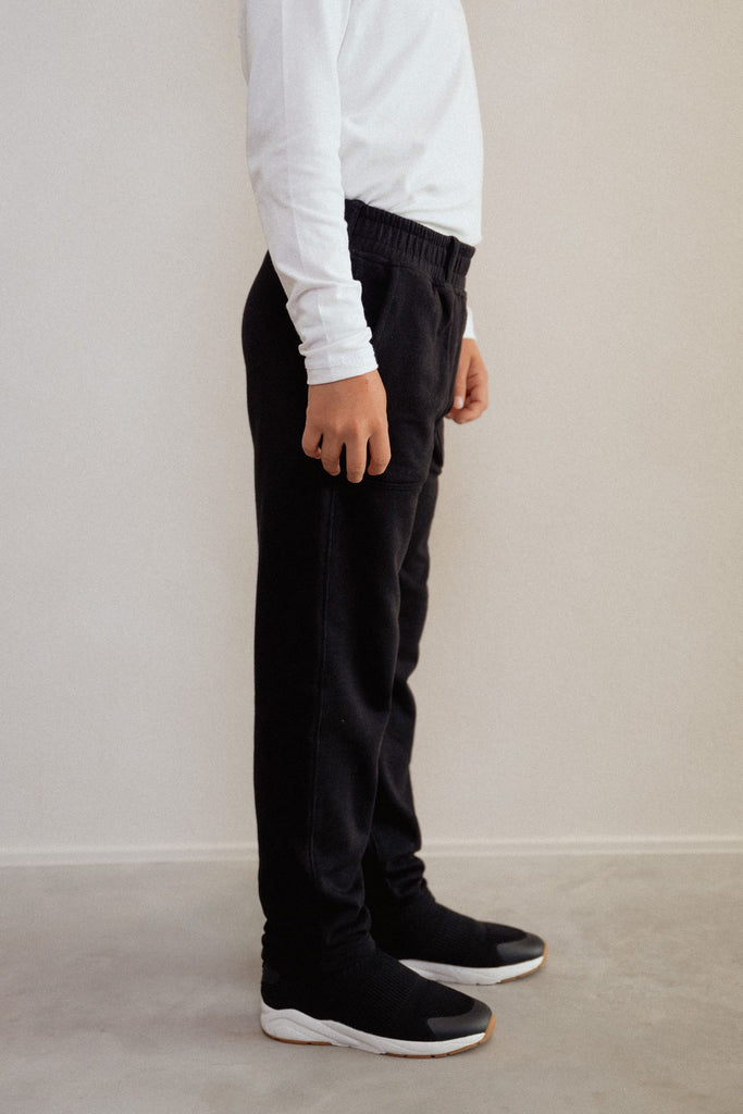 sensory friendly soft seamless air slim black trousers for sensitive boys and girls Blusss
