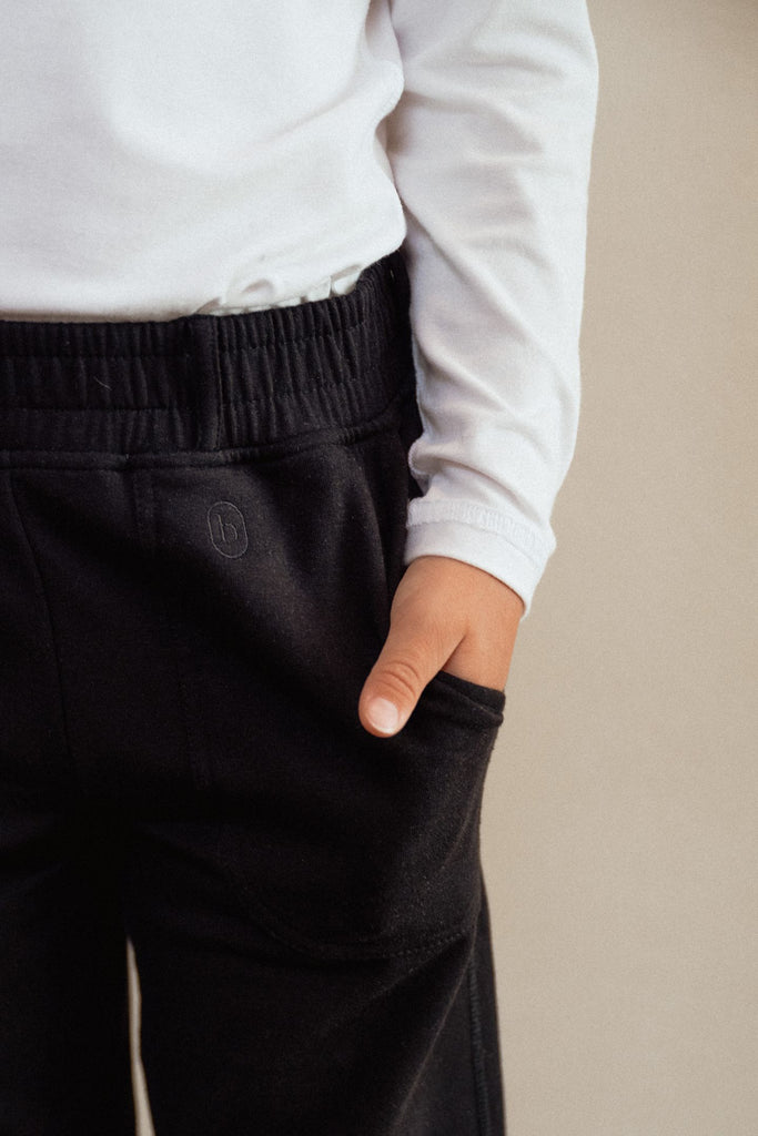 sensory friendly soft seamless air slim black trousers for sensitive boys and girls Blusss