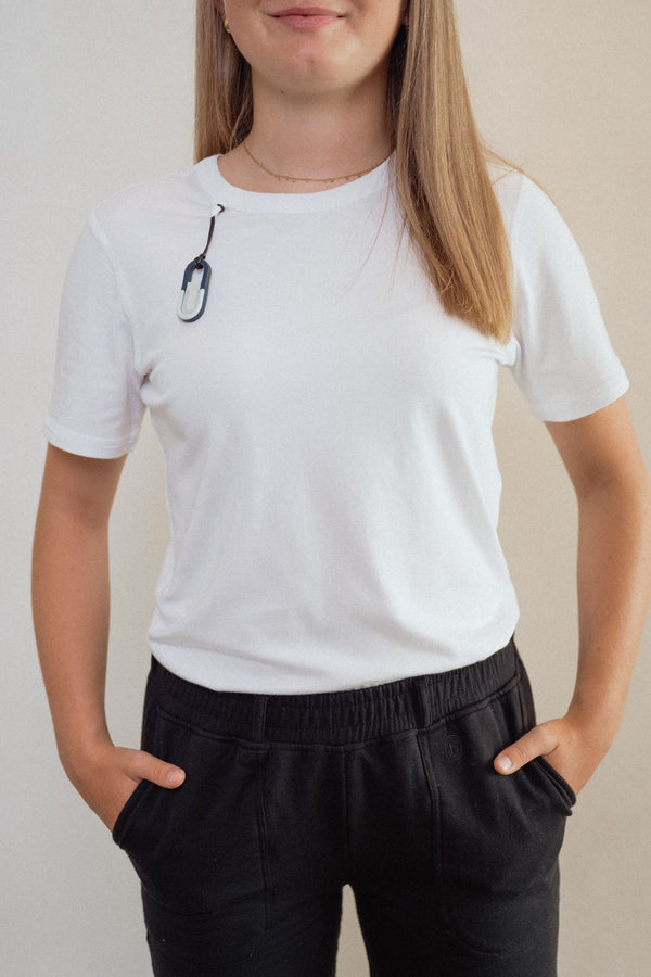 T-shirt with chewy fidget