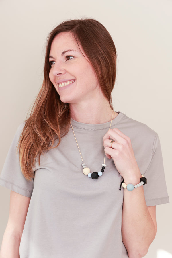 stylish chew and fidget necklace for women