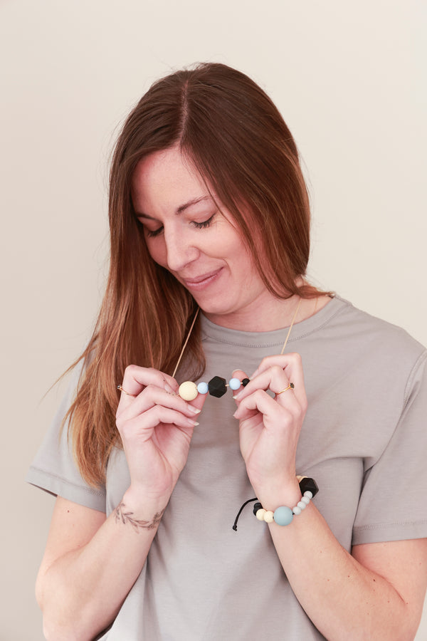 stylish chew and fidget necklace for women-Calmbeads - Blusss