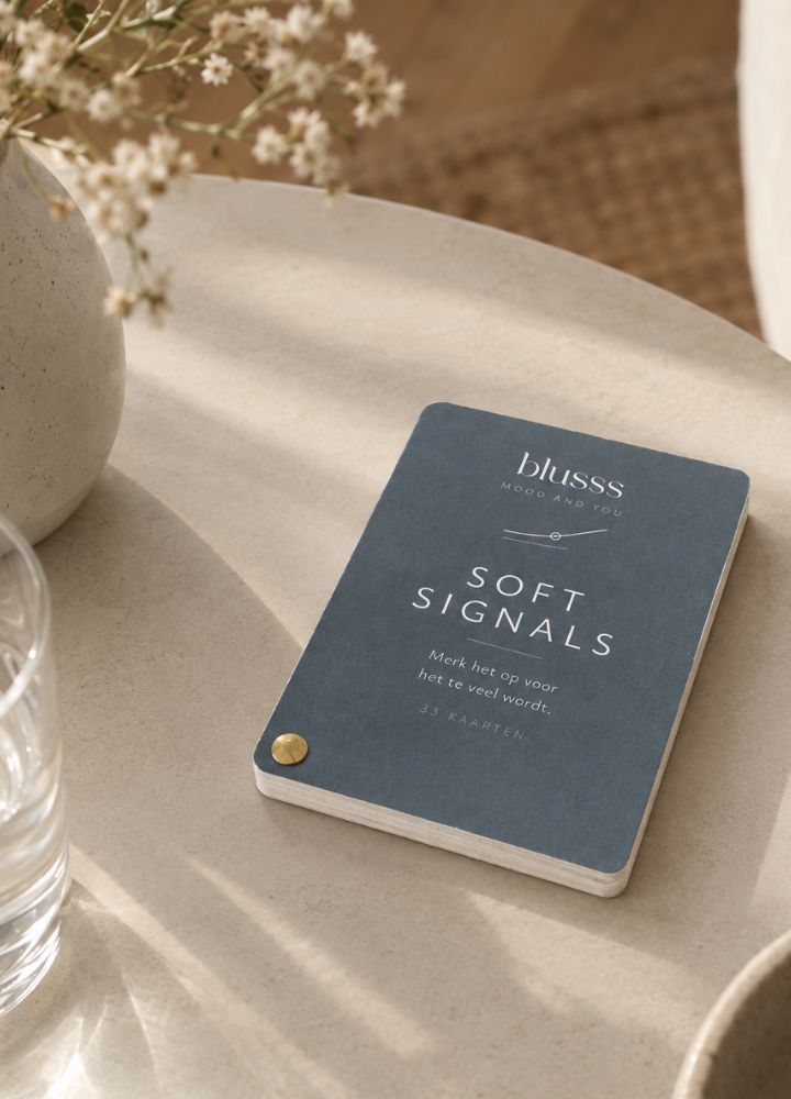 Blusss Soft Signals fan with 33 sensory coping cards for adults, to help prevent sensory overload